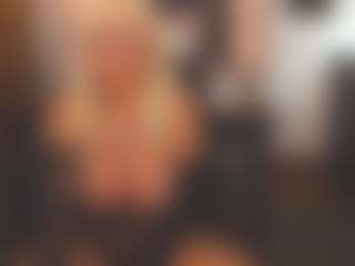 Live cam show with sassythang4u - Granny Blonde Hair on Dare Cams