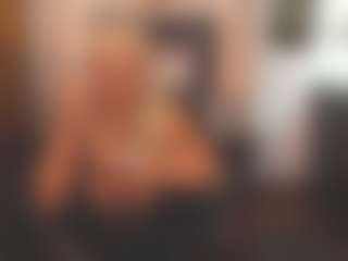 Live cam show with sassythang4u - Granny Blonde Hair on Camsoda