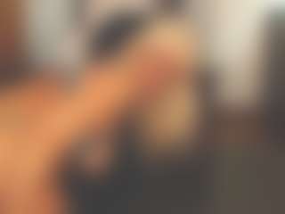 Live cam show with sassythang4u - Blonde Hair on livesuperchat.net