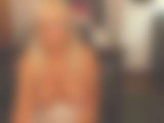 Live cam show with sassythang4u - Spy Granny on Camsoda