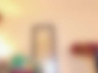 Spettacolo in cam dal vivo con Jenna Grey - Red Hair Granny su Camsoda