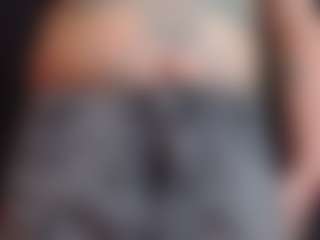 Live cam show with Ariana - Lactation on Chatstar
