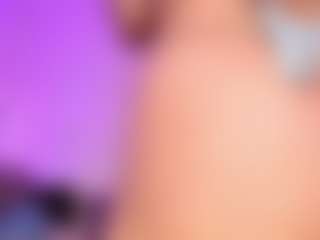 Live cam show with Anny De lo Rios - Ride on Camsoda