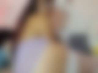 Live cam show with Anny De los Rios - Muscular on StripNow