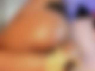 Summer Black MILF webcam performer live streaming