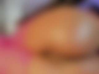 Summer Black MILF webcam performer live streaming