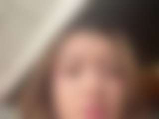Live cam show with Karent - Kitchen on madthumbs