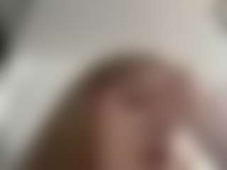 Live cam show with Karent - Kitchen on Camming Site