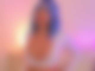 Live cam show with Karent - Petite on Camversity