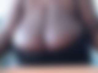 Show de cam sexual en vivo de bigboobassqeen