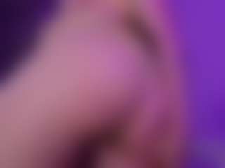 Live cam show with Cherry - Oil on Camsoda