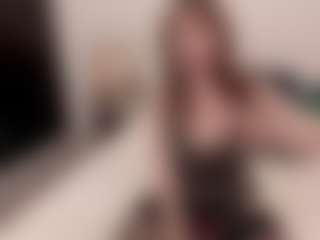 Live cam show with sophialinn - Butt Plug on livesuperchat.net
