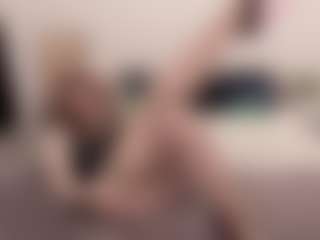 Live cam show with sophialinn - Spy Granny on Camsoda