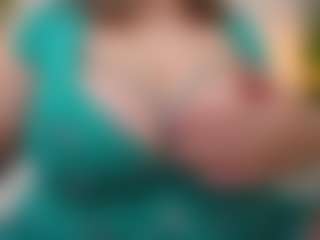 Live cam show with happyalice - Blonde Hair MILF on Camsoda