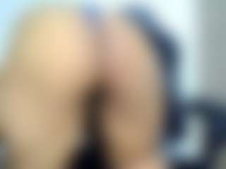 Live cam show with lizbigtits - Thick on Camsoda