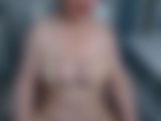 red-scarlett's Live Sex Cam Show