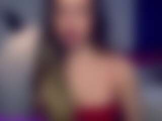 Live cam show with yvie - Pretty on Camsoda