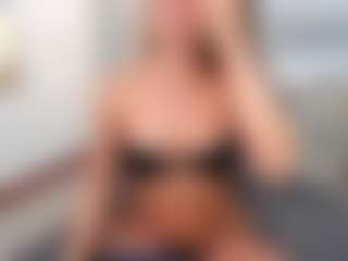 Live cam show with mili-moon - Muscle on Hubzter Live