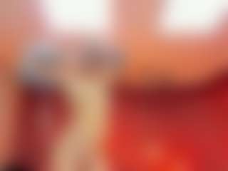 Live cam show with christynaross - Slim on AdultVida.com