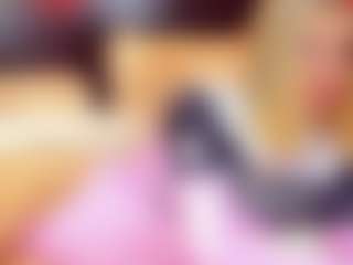 Live cam show with christynaross - Wet on CamClone