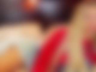Live cam show with christynaross - Oil on Hubzter Live