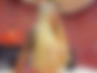 Live cam show with christynaross - Dirty Talk on Livezox
