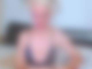 Live cam show with HoneyLara - Joi on Strip Flash - Live Sex Shows