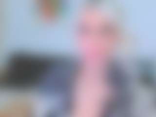 Live cam show with HoneyLara - Worship on sexylive.show