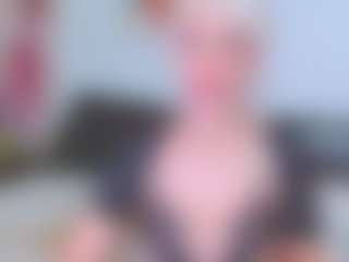Live cam show with HoneyLara - Worship on Camsoda
