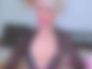 Live cam show with HoneyLara - Worship on CamSextacy