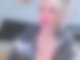 Live cam show with HoneyLara - Worship on makecum.org