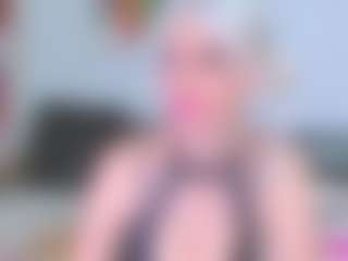 Live cam show with HoneyLara - Worship on Camsoda