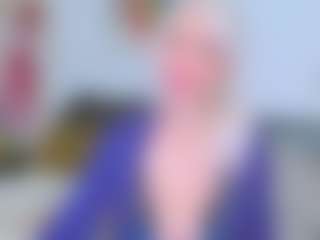 Live cam show with HoneyLara - Worship on livesuperchat.net