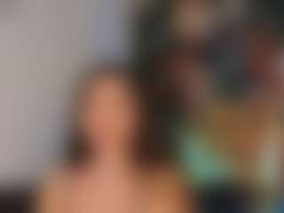 Live cam show with SweetReya - Pretty on Camsoda