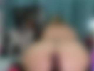 -R-A-R-E-'s Live Sex Cam Show