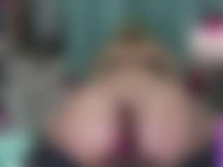 -R-A-R-E-'s Live Sex Cam Show