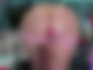 -R-A-R-E-'s Live Sex Cam Show