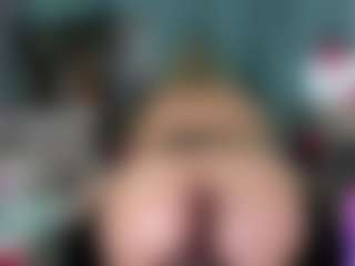 Show de cam en vivo con -R-A-R-E- - Queen en Camsoda
