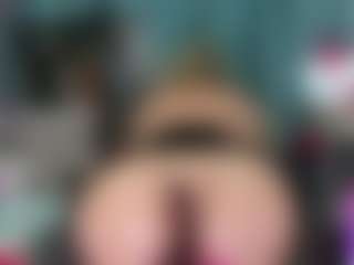 Show live cam dengan -R-A-R-E- - Queen di Camsoda