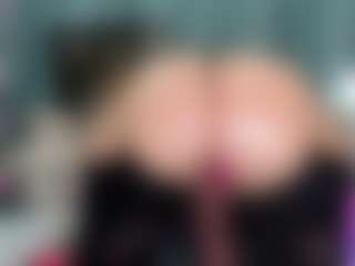 -R-A-R-E-'s Live Sex Cam Show