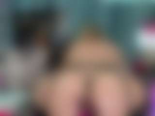 Live cam show with -R-A-R-E- - Underwear on dropp.cam