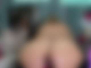 -R-A-R-E-'s Live Sex Cam Show