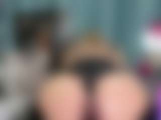 Live cam show with -R-A-R-E- - Public MILF on Camsoda
