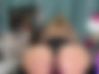 Live cam show with -R-A-R-E- - Cowgirl on Hubzter Live