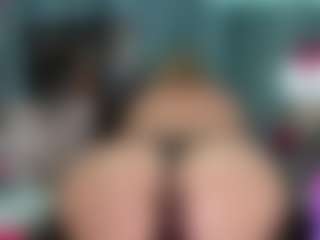 -R-A-R-E-'s Live Sex Cam Show