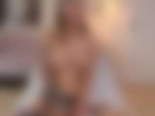 Live cam show with Lenna - Slim on pussylord.com