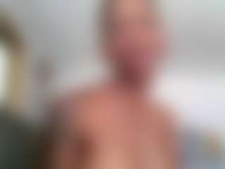 Slim Busy's Live Sex Cam Show