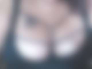 Birdie MILF webcam performer live streaming