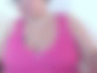 Live cam show with Birdie - Granny Dildo on Camsoda
