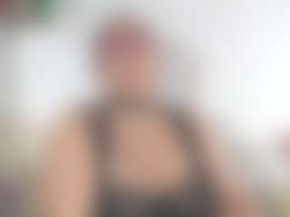 Live cam show with Birdie - Gamer Mature on 1on1-livenow
